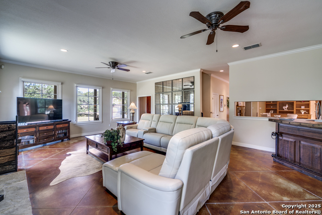 Listing photo id 8 for 67 Skyland Drive