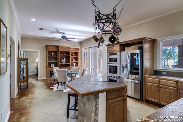 Listing photo id 9 for 67 Skyland Drive