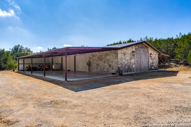 Listing photo id 35 for 67 Skyland Drive