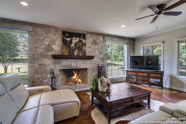 Listing photo id 7 for 67 Skyland Drive