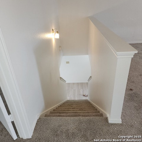 Image 13 of 28 For 435 Territory Oak