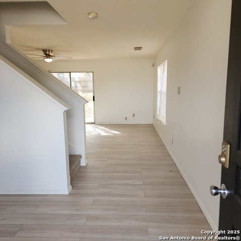 Image 4 of 28 For 435 Territory Oak