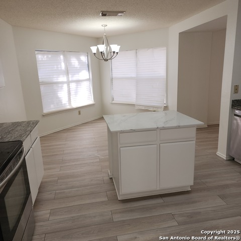 Image 8 of 28 For 435 Territory Oak