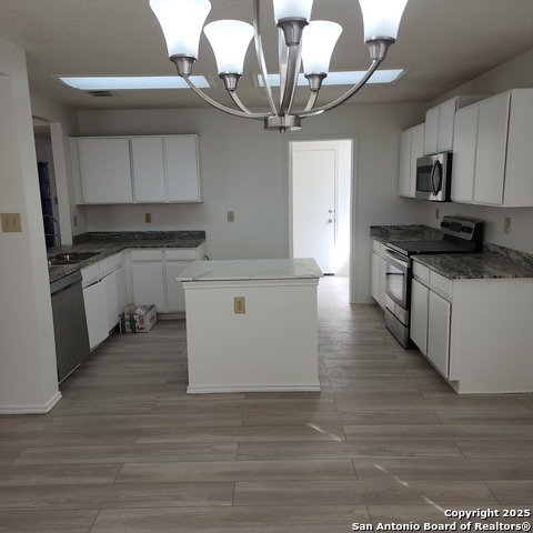 Image 9 of 28 For 435 Territory Oak