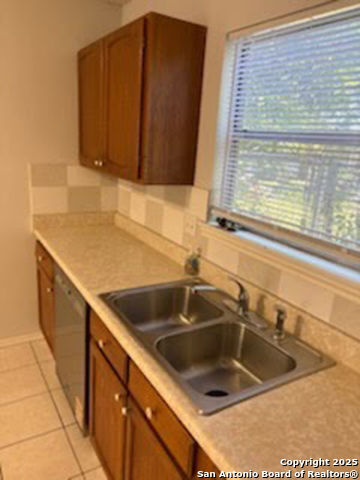 Image 6 of 16 For 5922 Lakedale