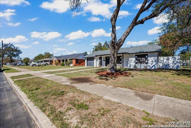 Image 3 of 25 For 5027 Creekmoor