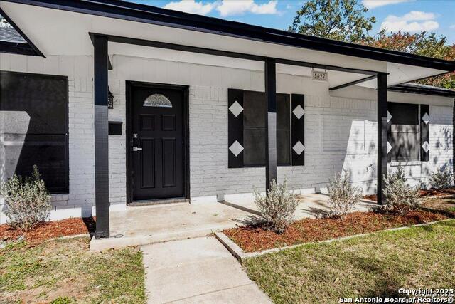 Image 4 of 25 For 5027 Creekmoor