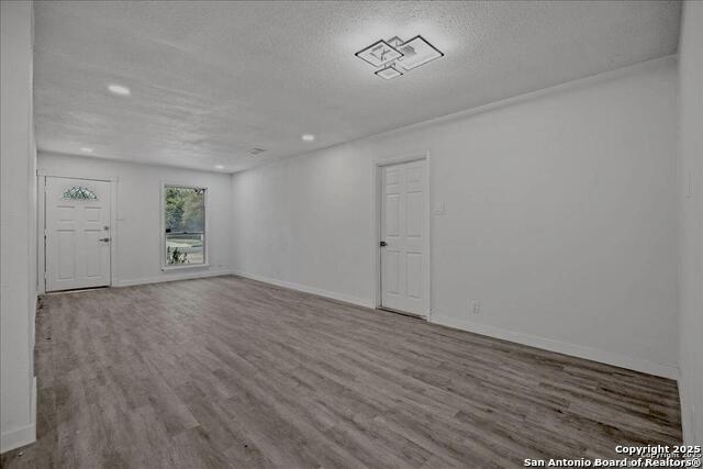 Image 7 of 25 For 5027 Creekmoor