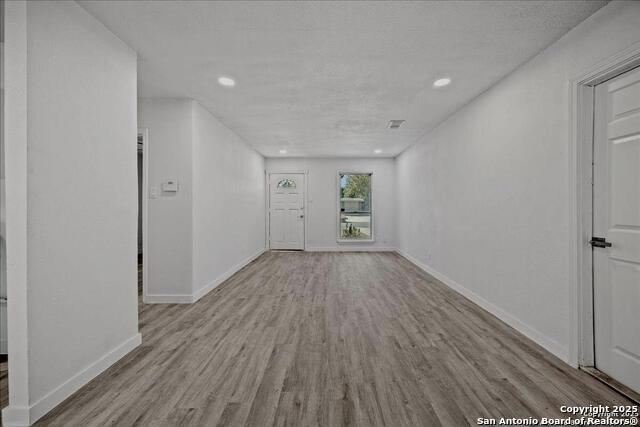 Image 8 of 25 For 5027 Creekmoor