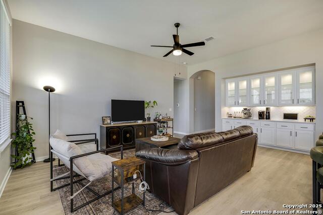 Image 9 of 31 For 5725 Huron Dr