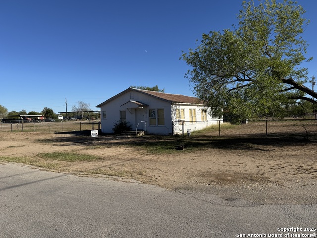 Details for 145 Kinney  , Batesville, TX 78829