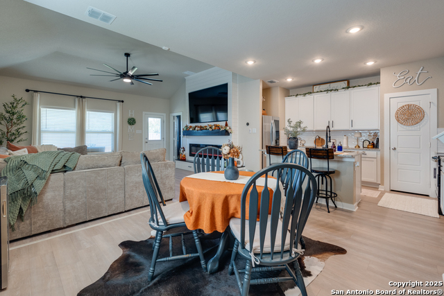 Image 11 of 25 For 3237 Hyacinth