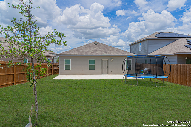 Listing photo id 31 for 14651 Latigo Loop