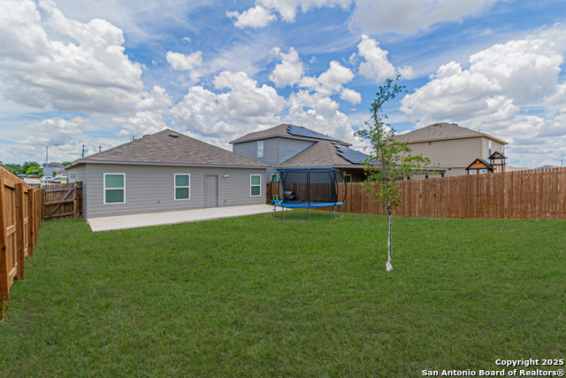 Listing photo id 32 for 14651 Latigo Loop