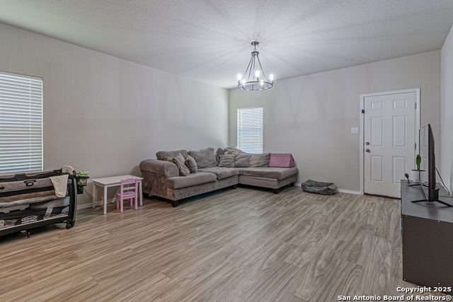 Listing photo id 4 for 14651 Latigo Loop