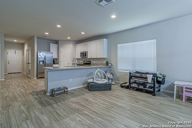 Listing photo id 5 for 14651 Latigo Loop