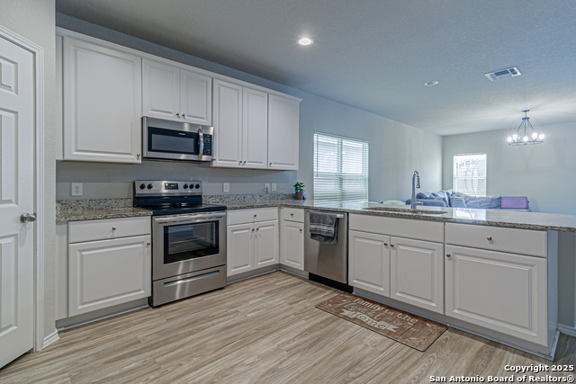 Listing photo id 7 for 14651 Latigo Loop