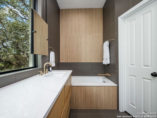 Image 31 of 55 For 22525 Fossil Ridge