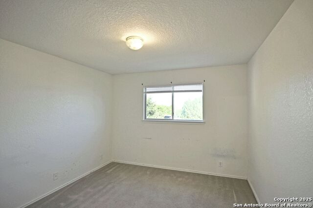 Listing photo id 15 for 3050 Button Ball