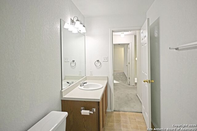 Listing photo id 20 for 3050 Button Ball