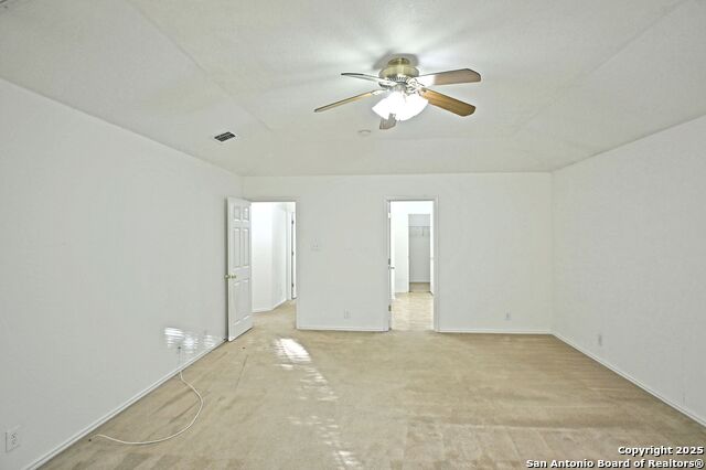 Listing photo id 25 for 3050 Button Ball