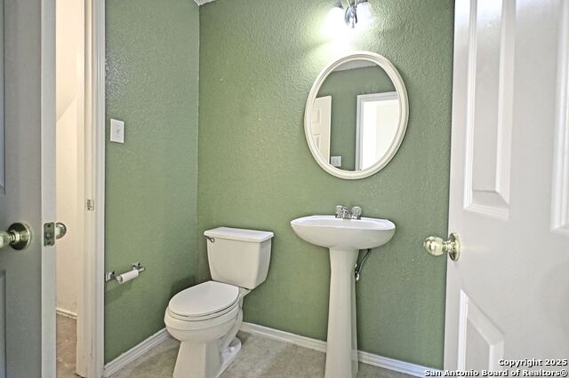 Listing photo id 1 for 3050 Button Ball