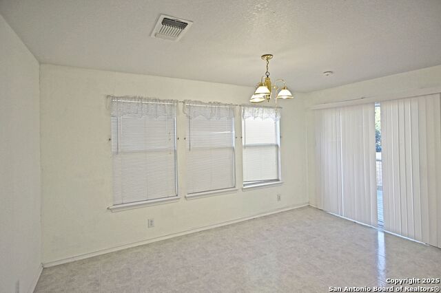 Listing photo id 7 for 3050 Button Ball