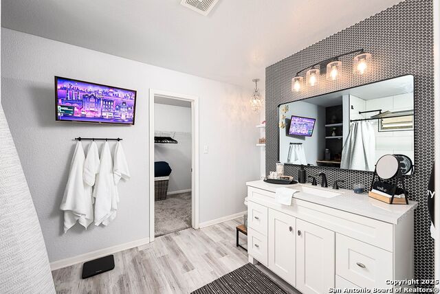 Image 17 of 32 For 8318 Braun Walk