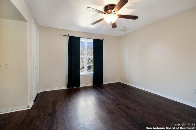 Listing photo id 19 for 8326 Exbourne