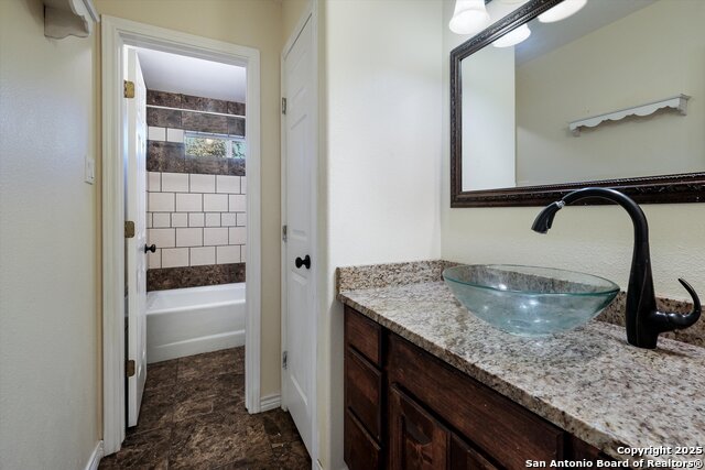 Listing photo id 20 for 8326 Exbourne