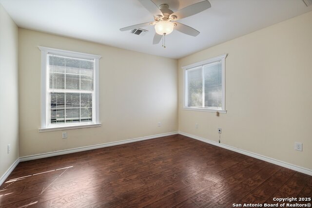 Listing photo id 23 for 8326 Exbourne