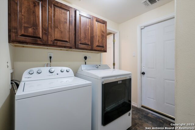 Listing photo id 25 for 8326 Exbourne