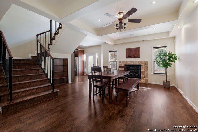 Listing photo id 5 for 8326 Exbourne