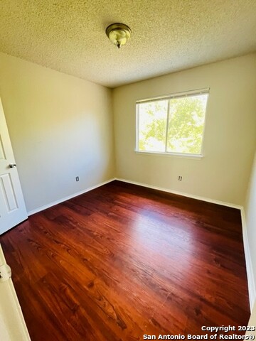 Image 13 of 28 For 6319 Waddesdon Wood