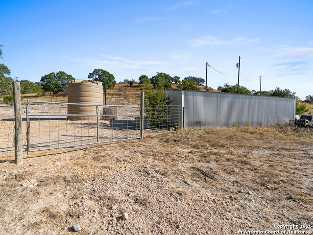 Listing photo id 18 for 1719 Fm 1376