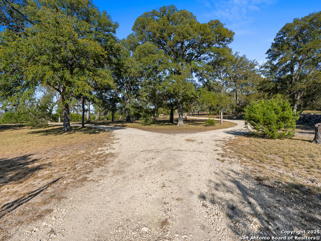 Listing photo id 26 for 1719 Fm 1376