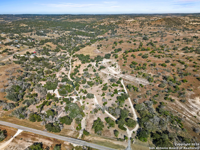 Listing photo id 1 for 1719 Fm 1376