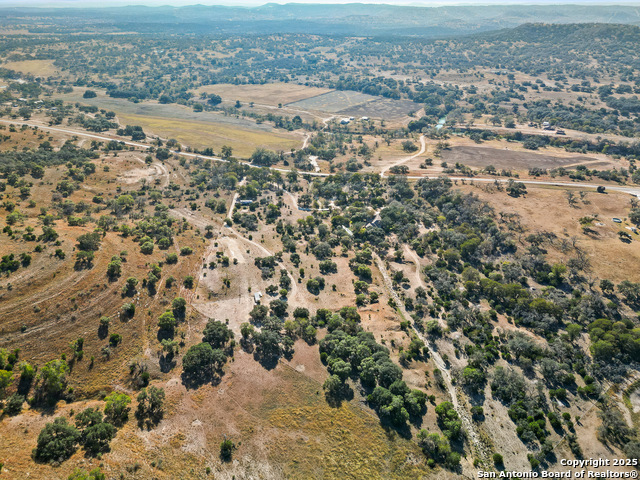 Listing photo id 5 for 1719 Fm 1376