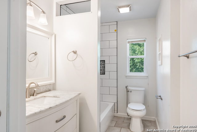 Image 10 of 20 For 407 Griggs  