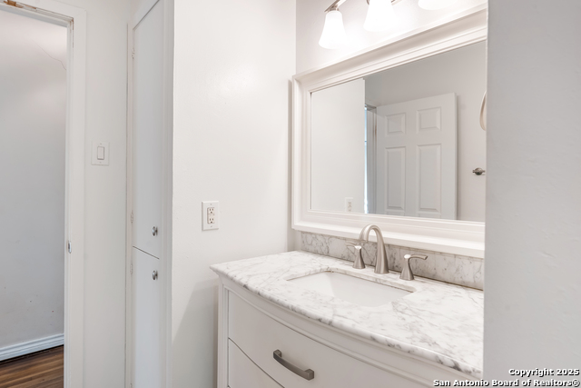 Image 11 of 20 For 407 Griggs  