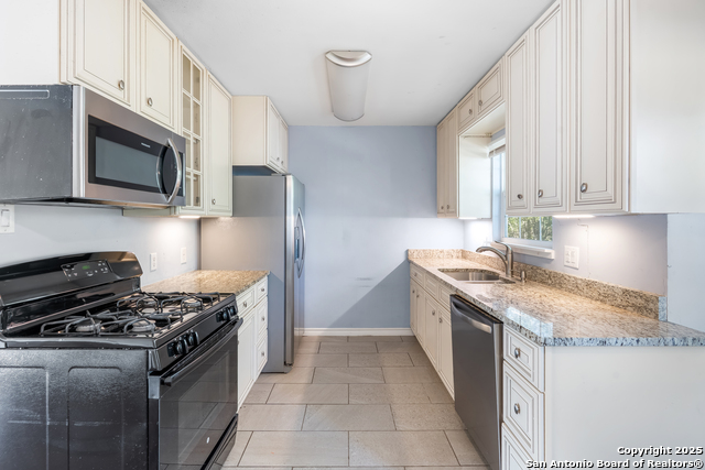 Image 7 of 20 For 407 Griggs  