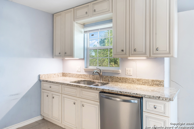 Image 9 of 20 For 407 Griggs  