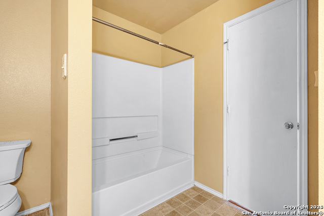 Image 18 of 25 For 8515 Shaenfield Pl