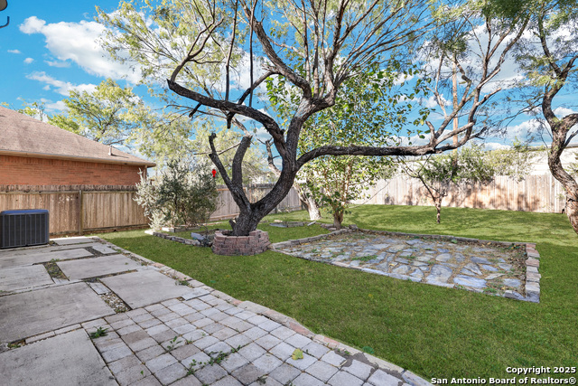 Image 23 of 25 For 8515 Shaenfield Pl