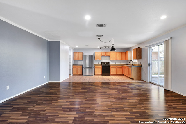 Image 6 of 25 For 8515 Shaenfield Pl