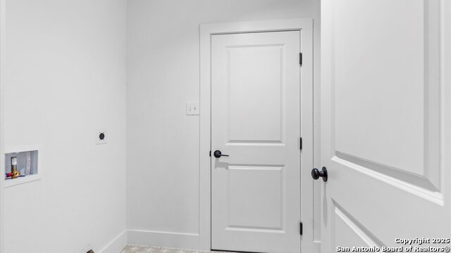 Listing photo id 12 for 6608 Sally Agee