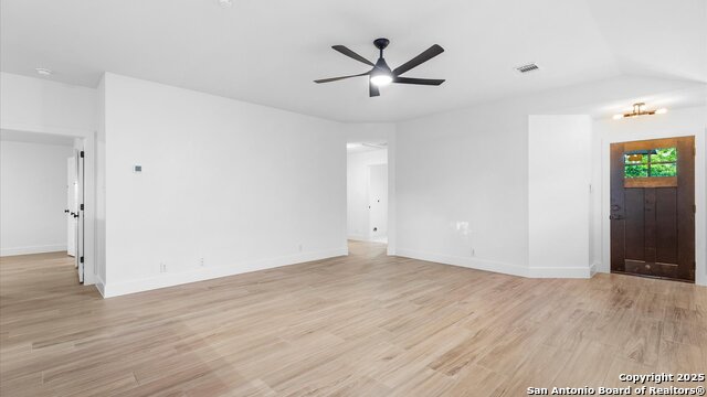 Listing photo id 2 for 6608 Sally Agee