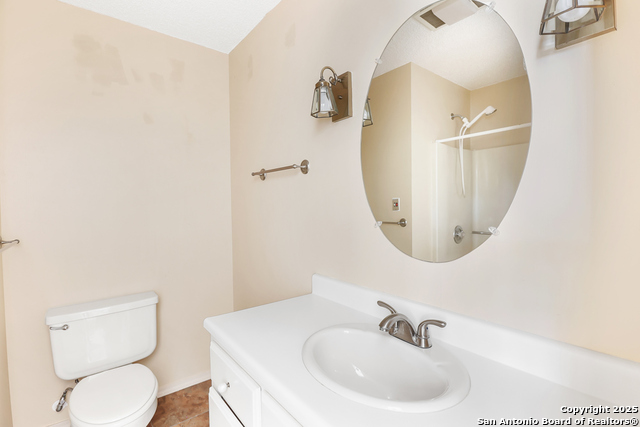 Image 20 of 33 For 933 Last Gap