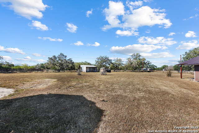 Image 24 of 33 For 933 Last Gap