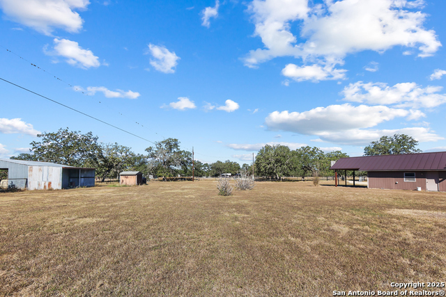 Image 26 of 33 For 933 Last Gap